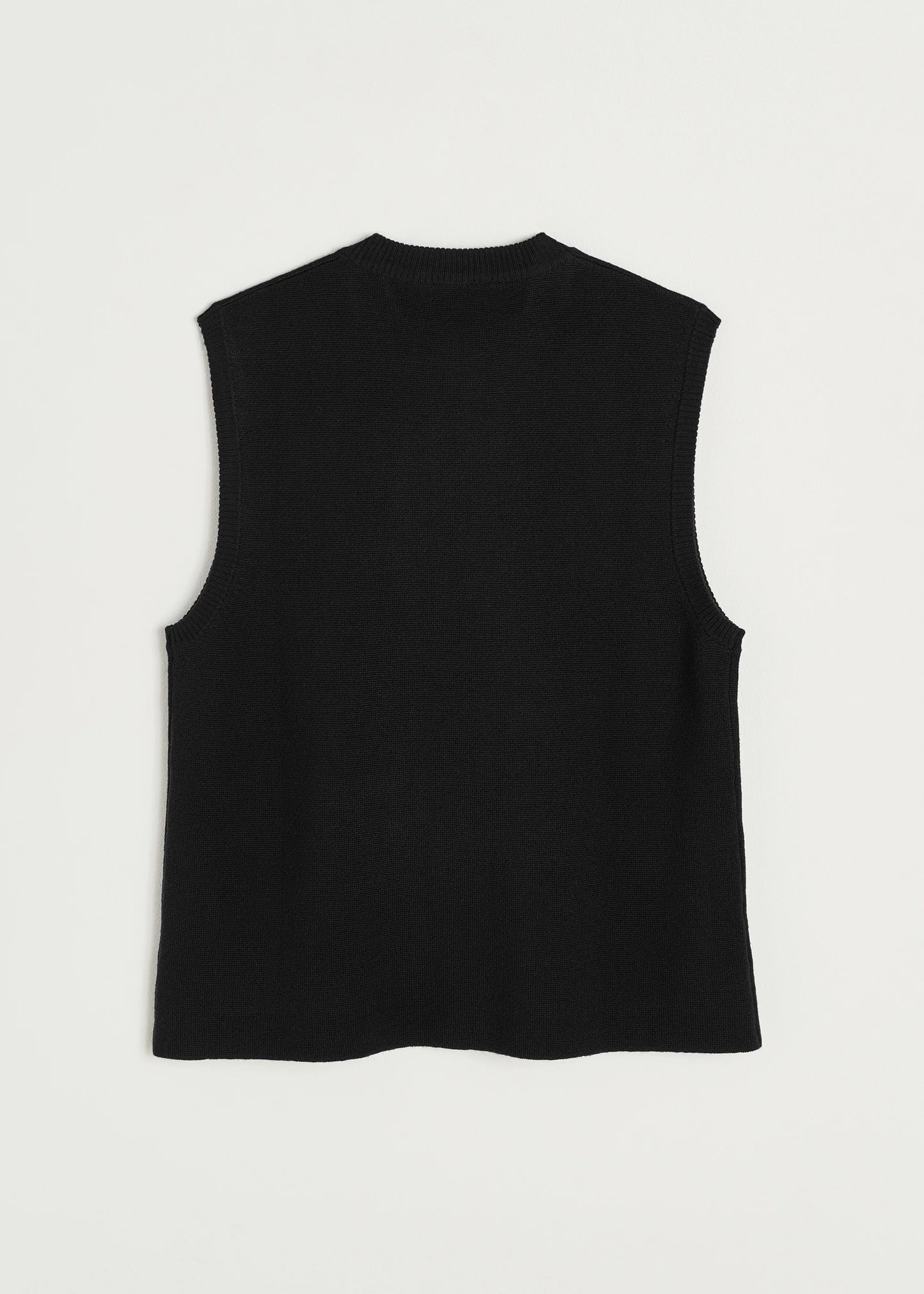 Aiayu "Elva vest - pure merino wool" Black