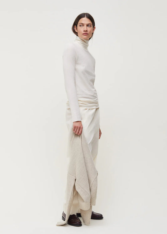 Aiayu "Gentle cashmere Turtleneck" Pure Ecru