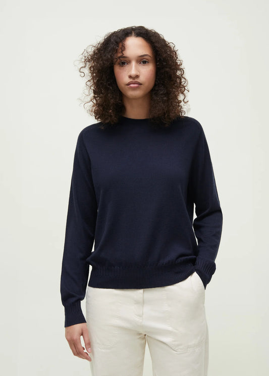 Aiayu "Gina sweater - pure merino wool" Navy