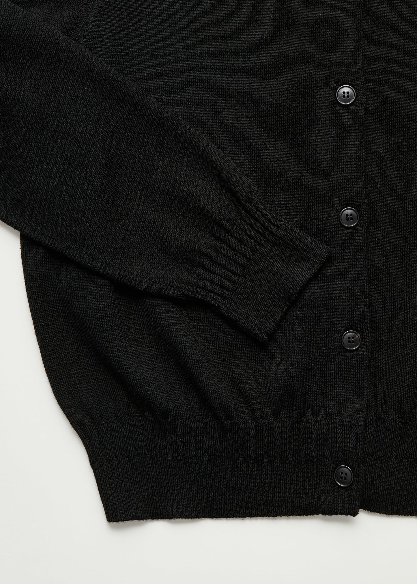 Aiayu "Hariza cardigan – pure merino wool" Black