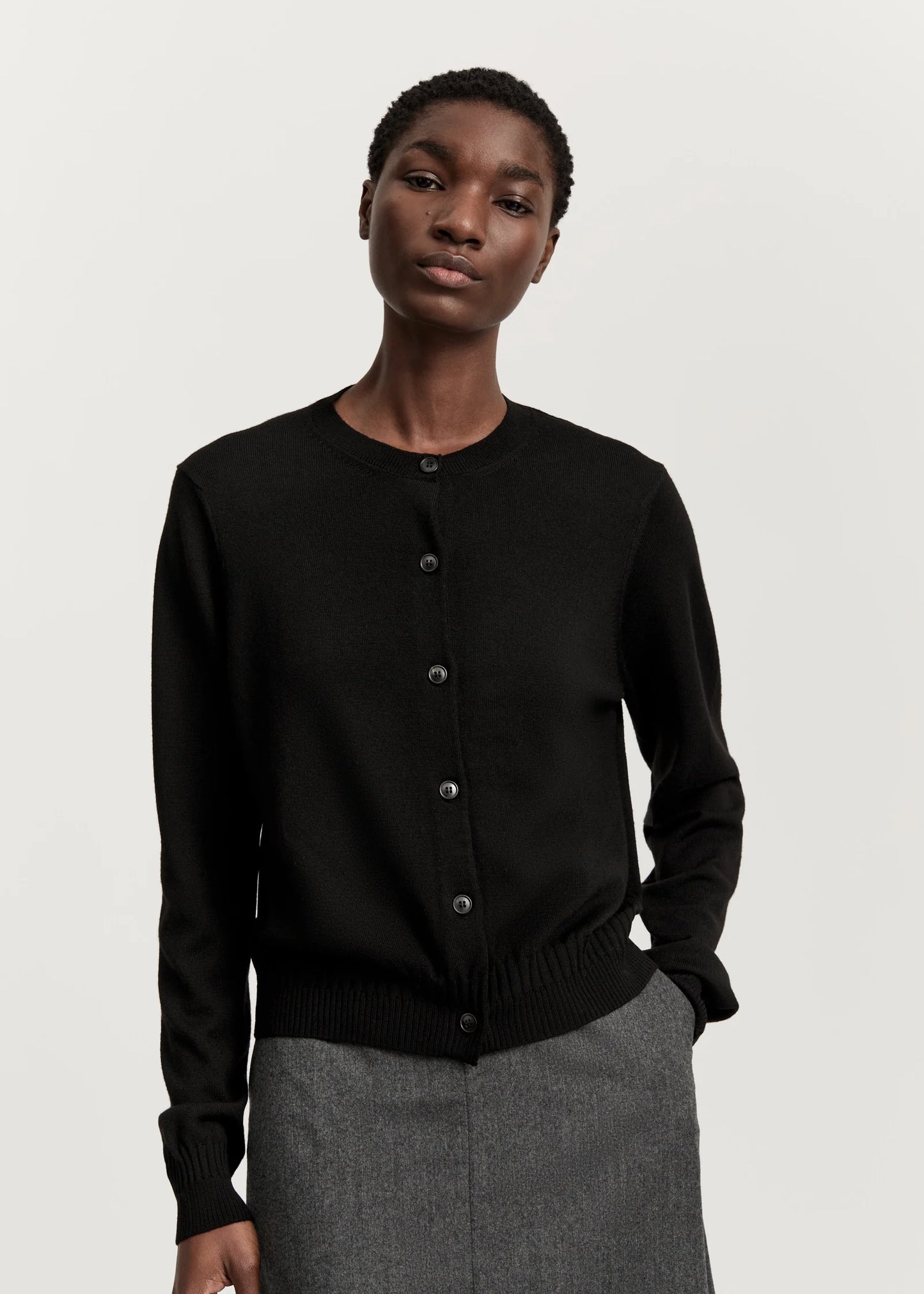 Aiayu "Hariza cardigan – pure merino wool" Black