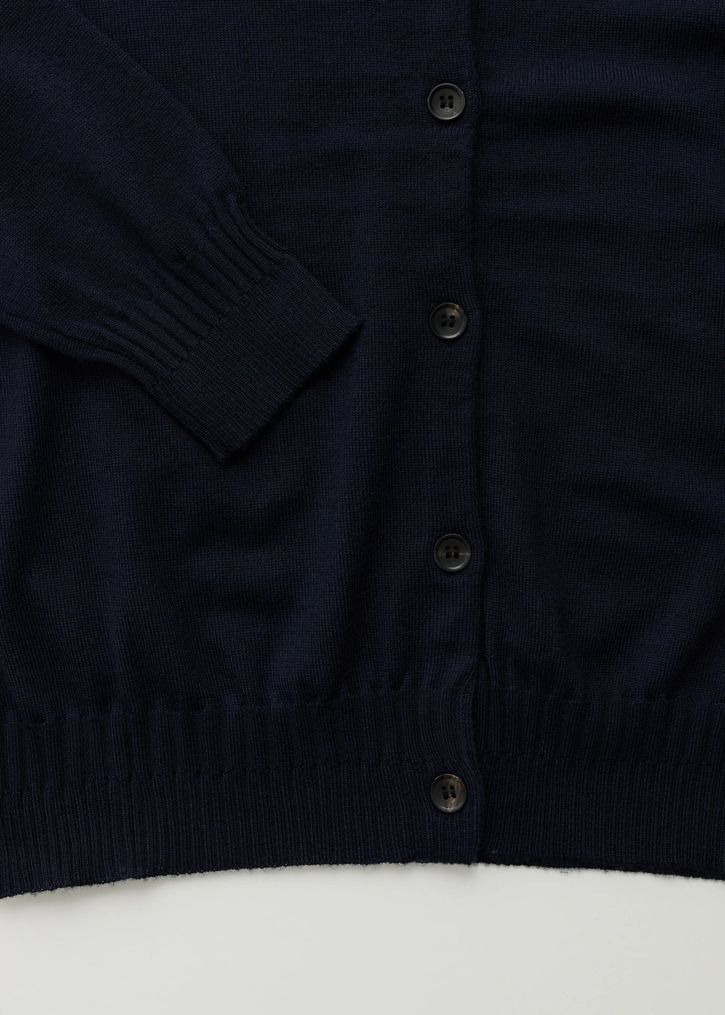 Aiayu "Hariza cardigan - pure merino wool" Navy