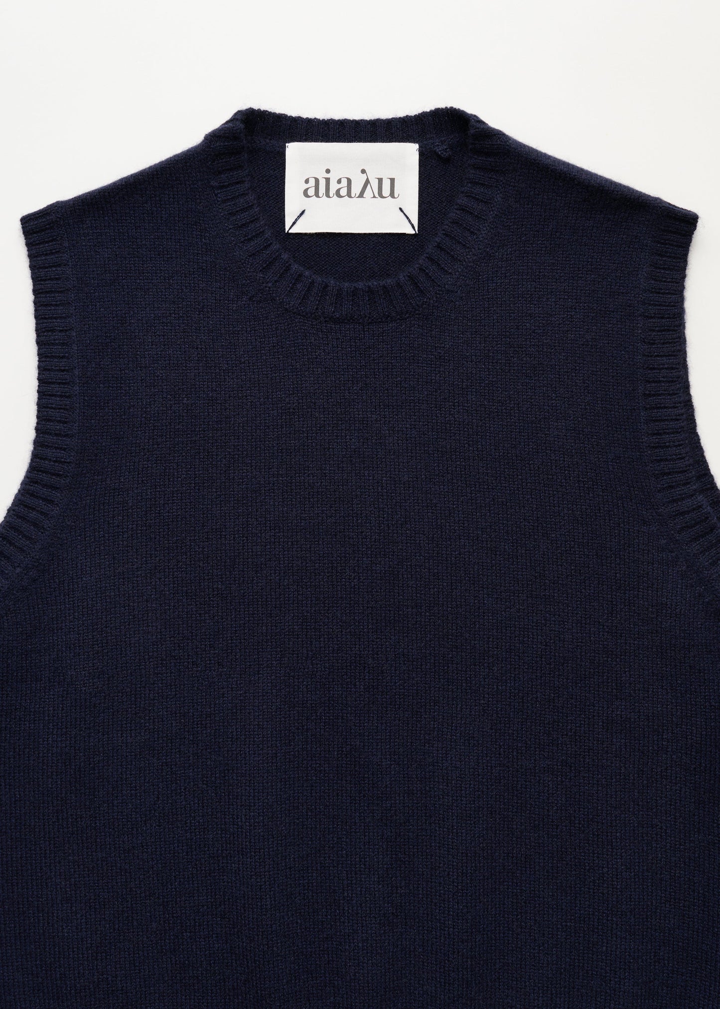 Aiayu "Ingeborg vest – pure cashmere" Black Blue