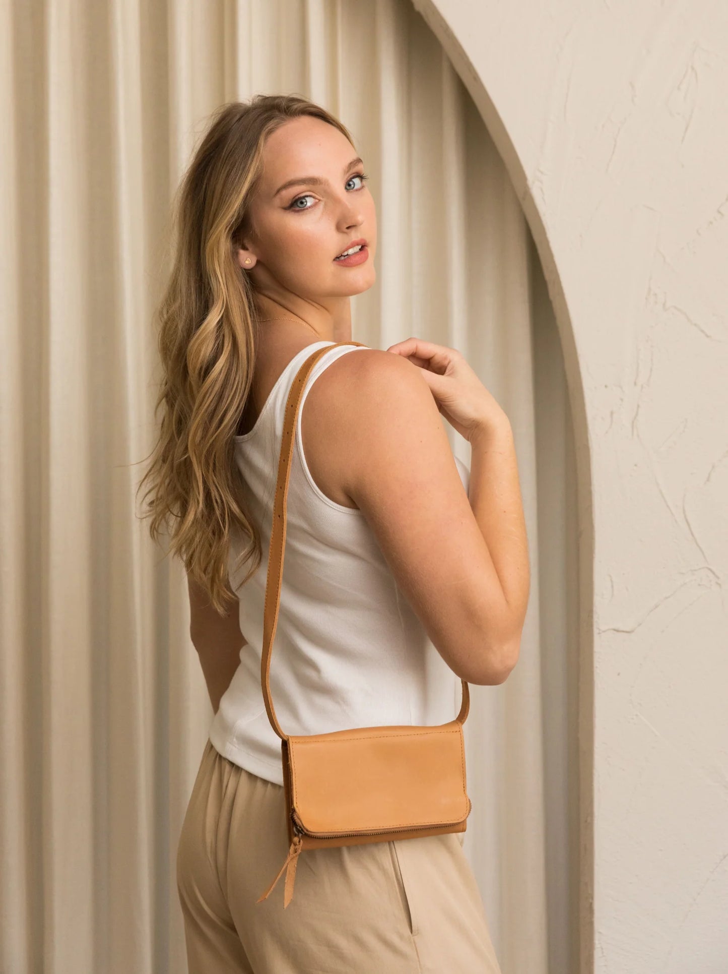 Monique crossbody Cognac