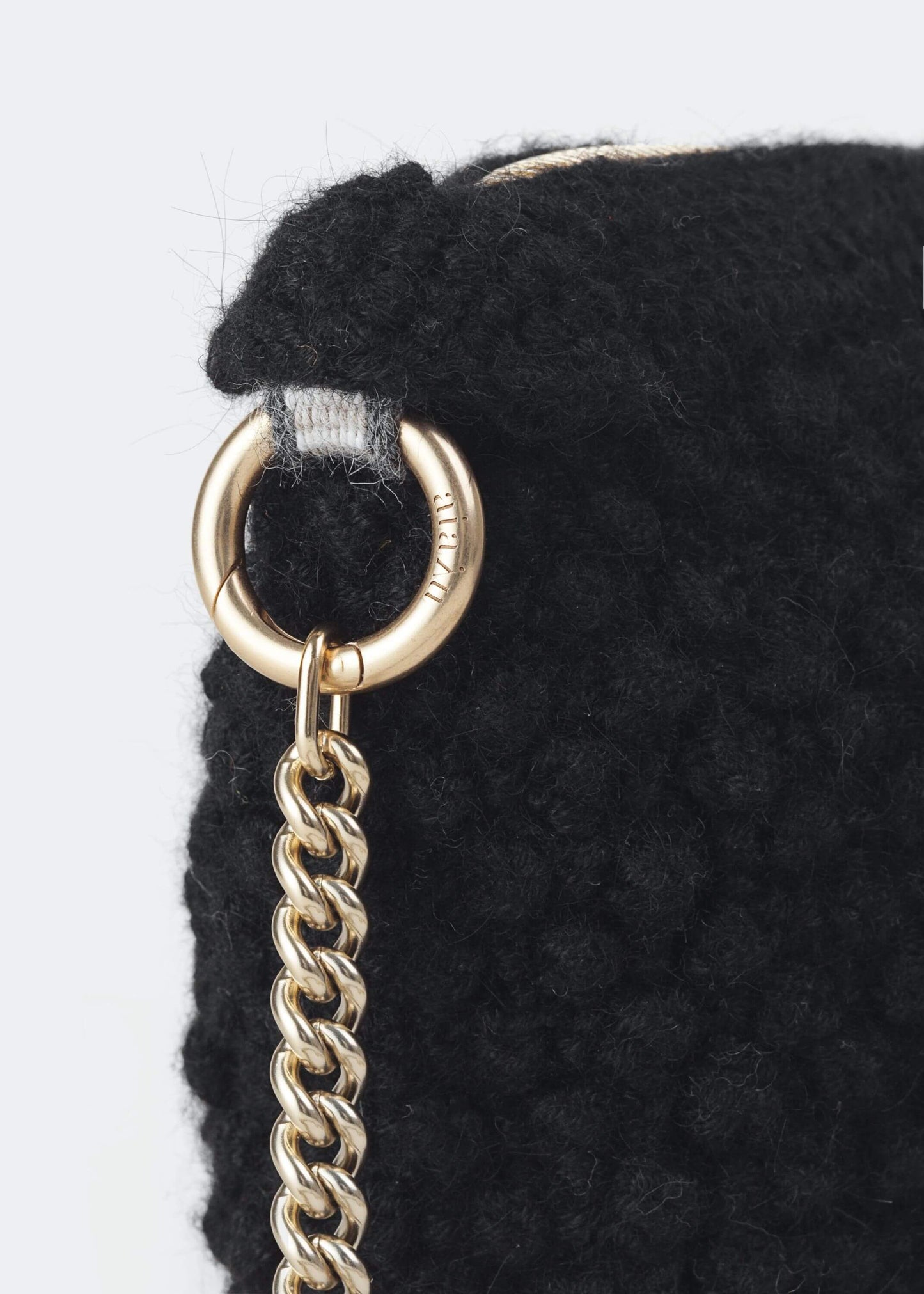 Aiayu "Helen Chain Classic Clutch" Black/light gold