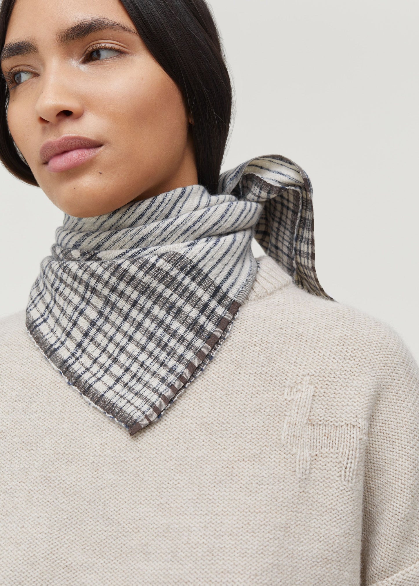 Aiayu "Risa scarf" cashmere/silk Mix Navy