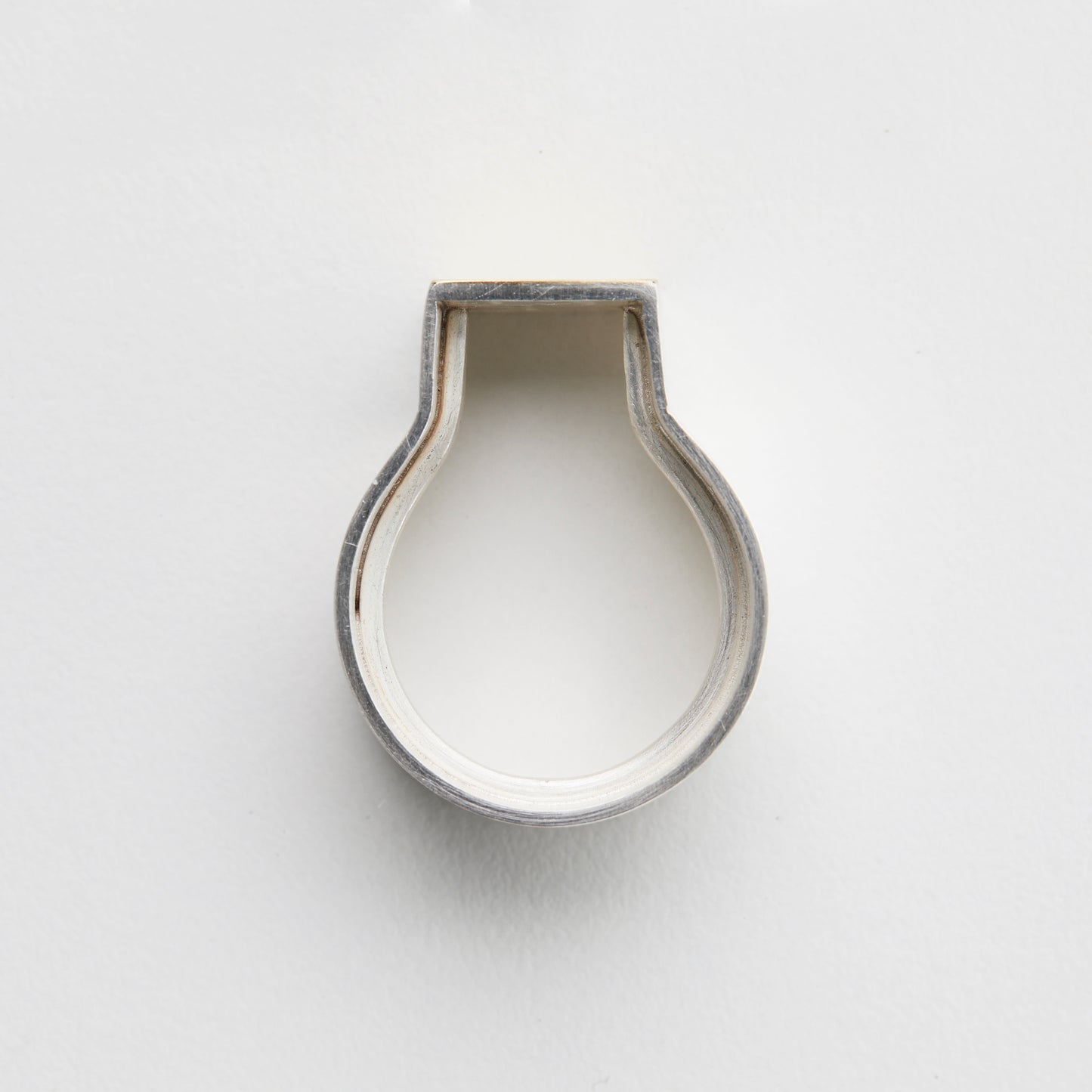 Millie Behrens, "Kvadrat", sølv/gull