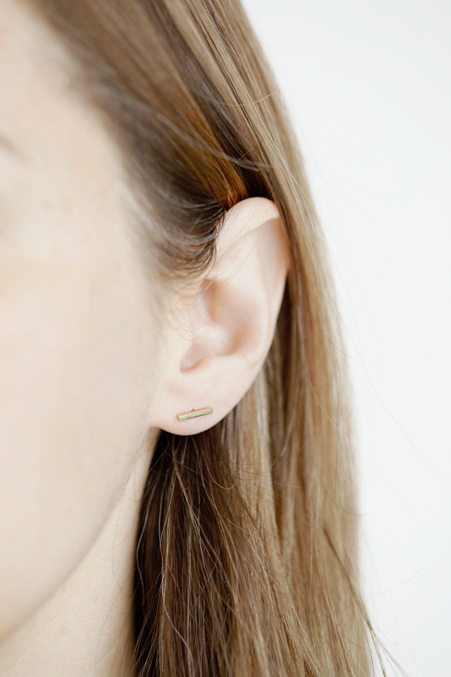 Una earstick 14k Gold, pair
