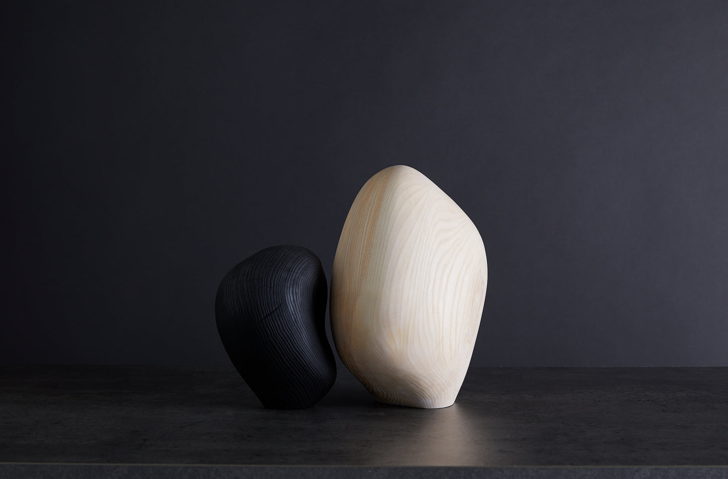 Løvfall Skulptur, Ash and char
