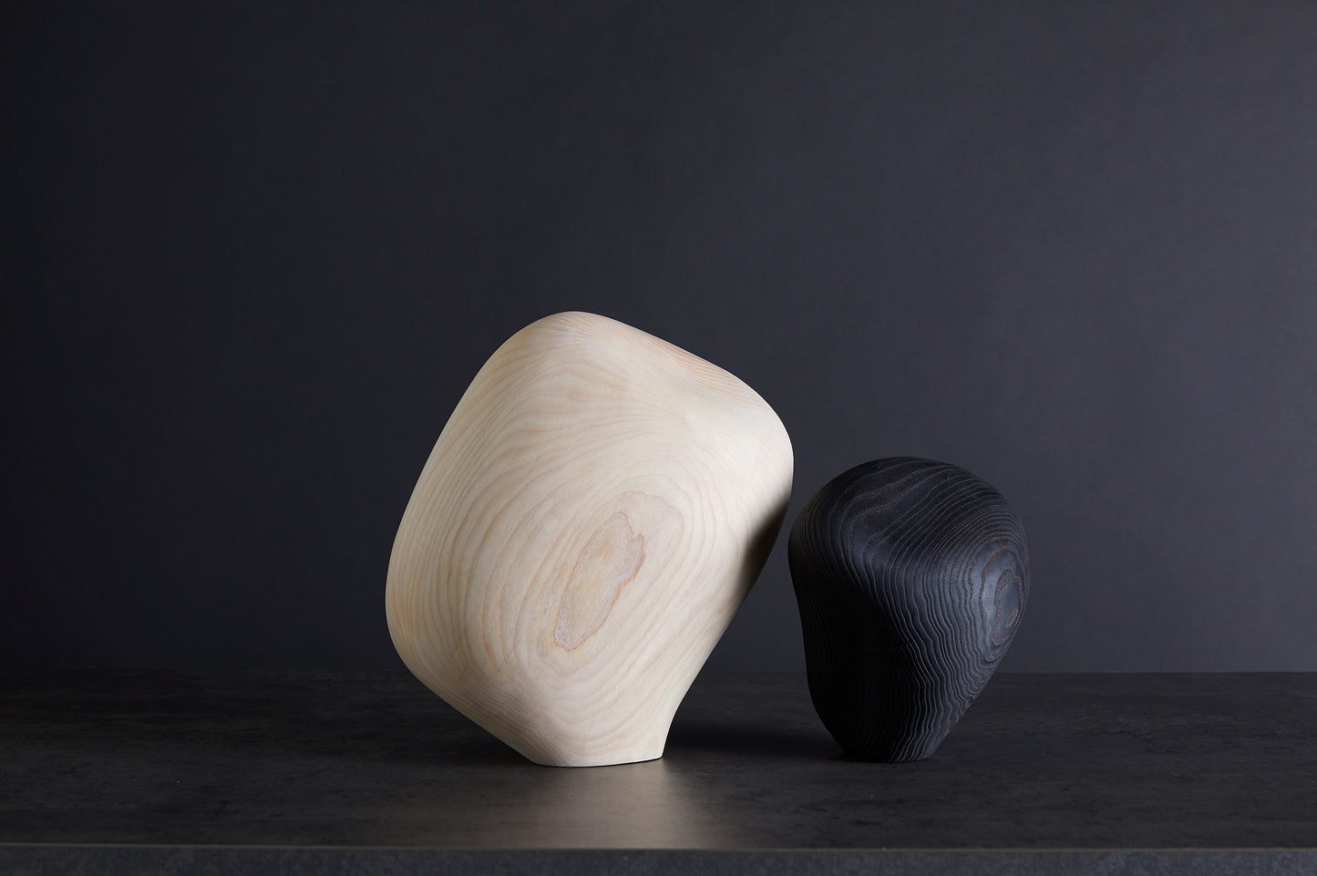 Løvfall Skulptur, Ash and char