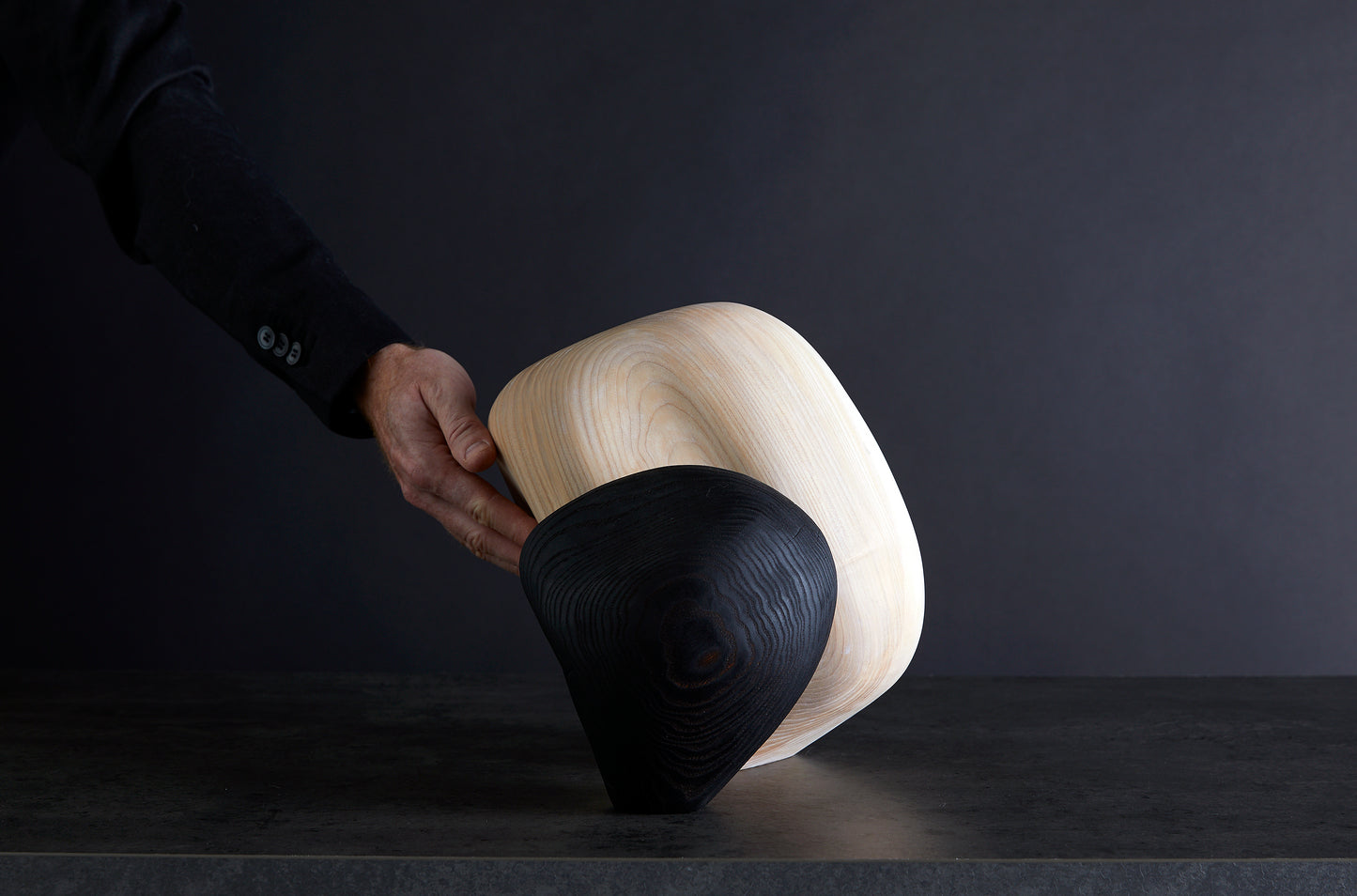 Løvfall Skulptur, Ash and char