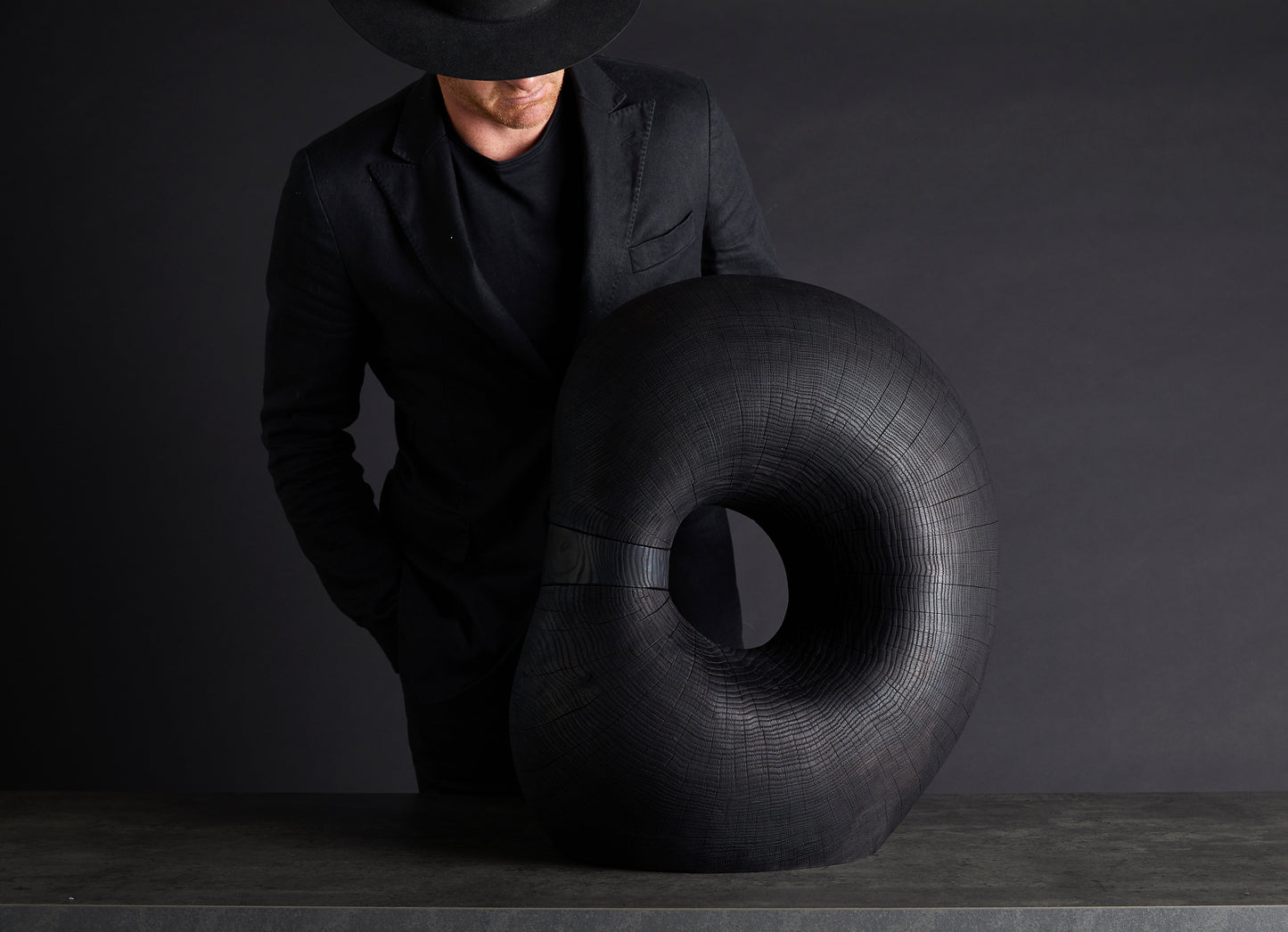 Løvfall Skulptur, Charred oak Enso