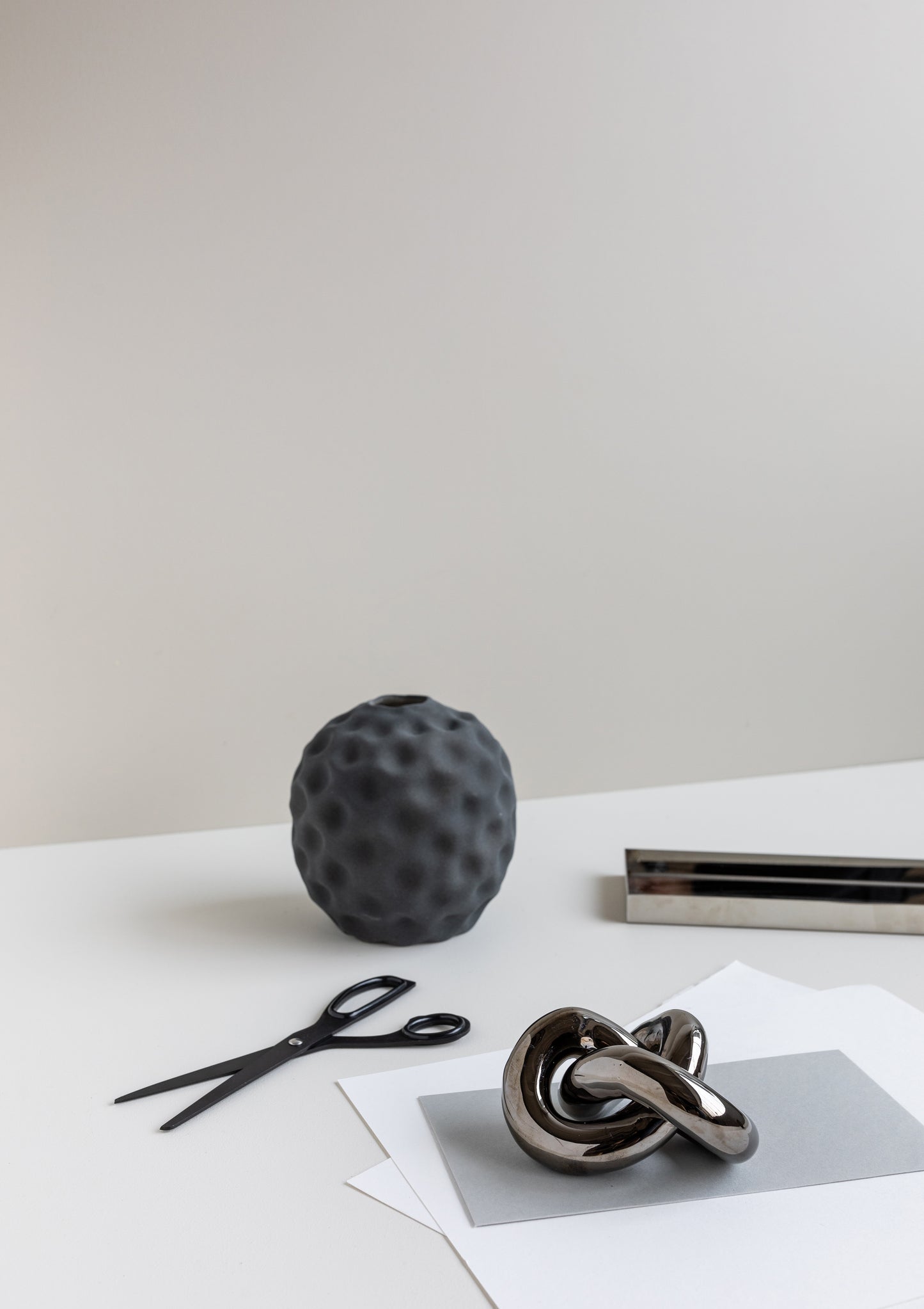 Cooee vase "Seedpod" 14cm Pepper