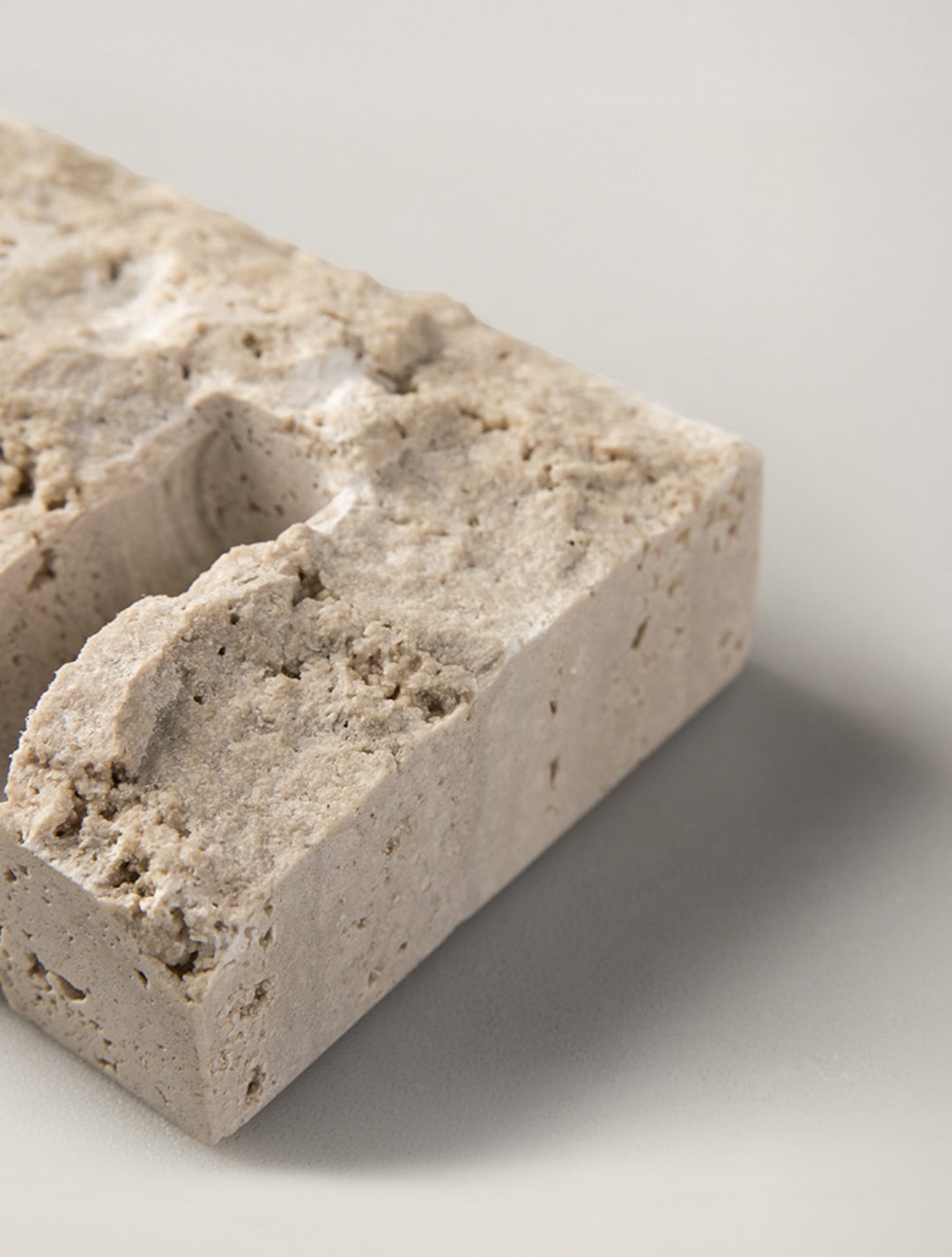 Snug candle holder:Bone white travertine - RAW
