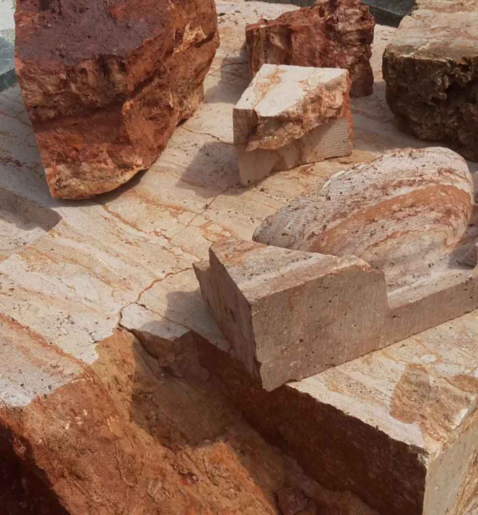 Snug candle holder: Red travertine - RAW