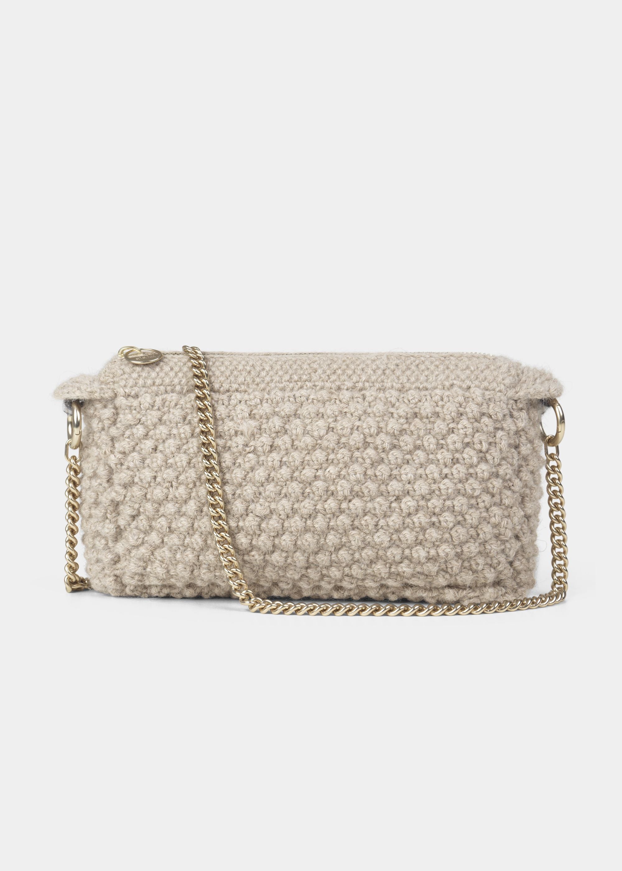 Aiayu Helen Chain Classic Clutch Wheat light gold