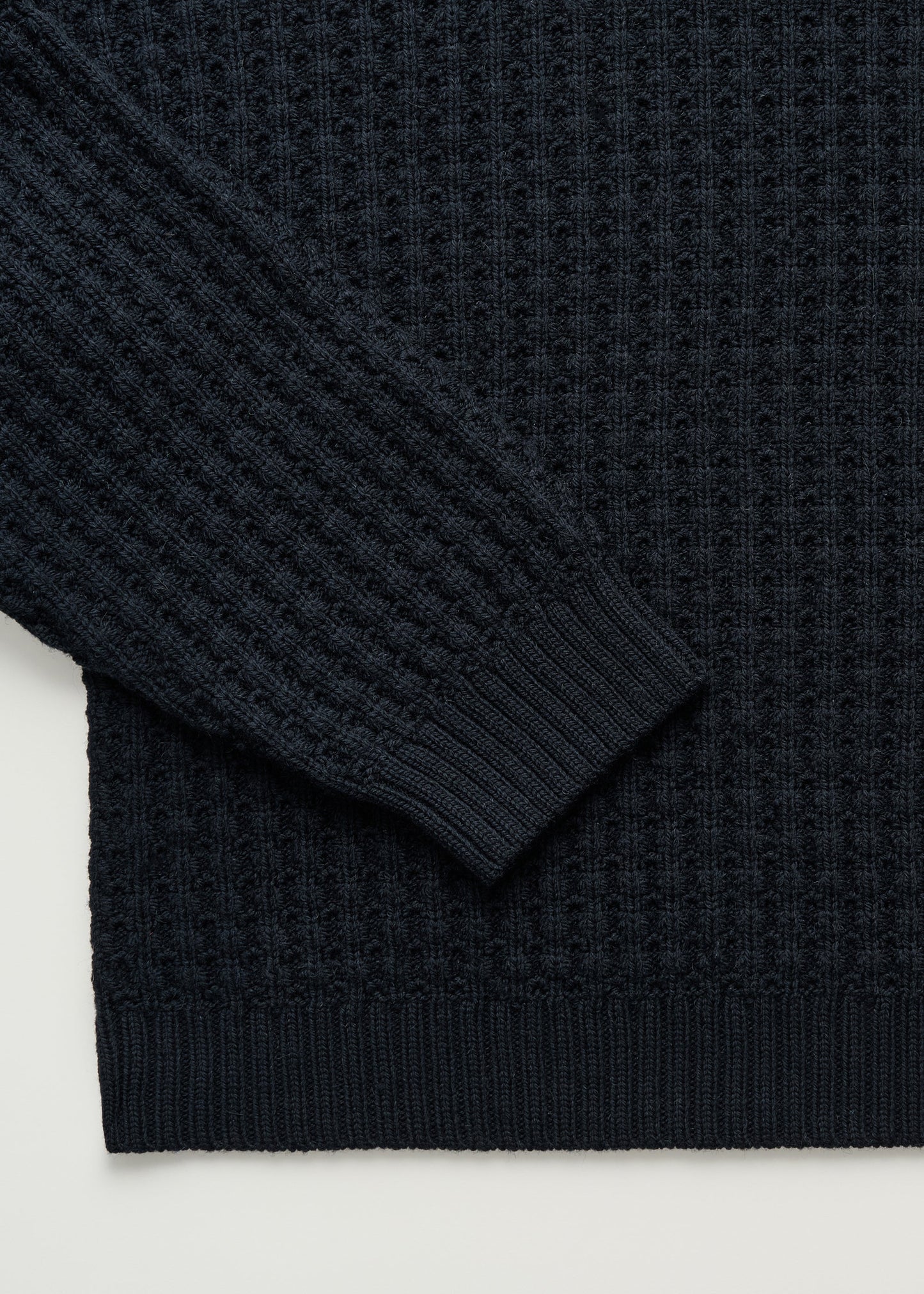 Aiayu "Eamon sweater – highland wool" Black Navy