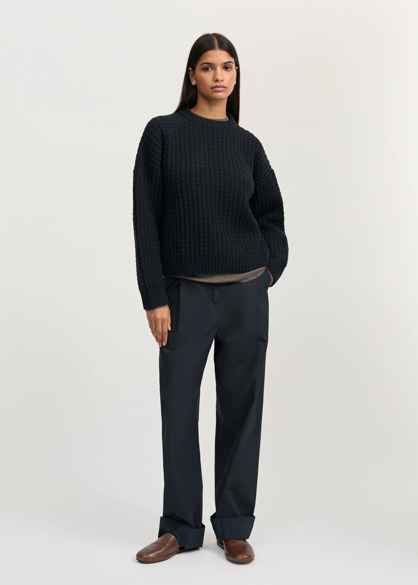 Aiayu "Eamon sweater – highland wool" Black Navy