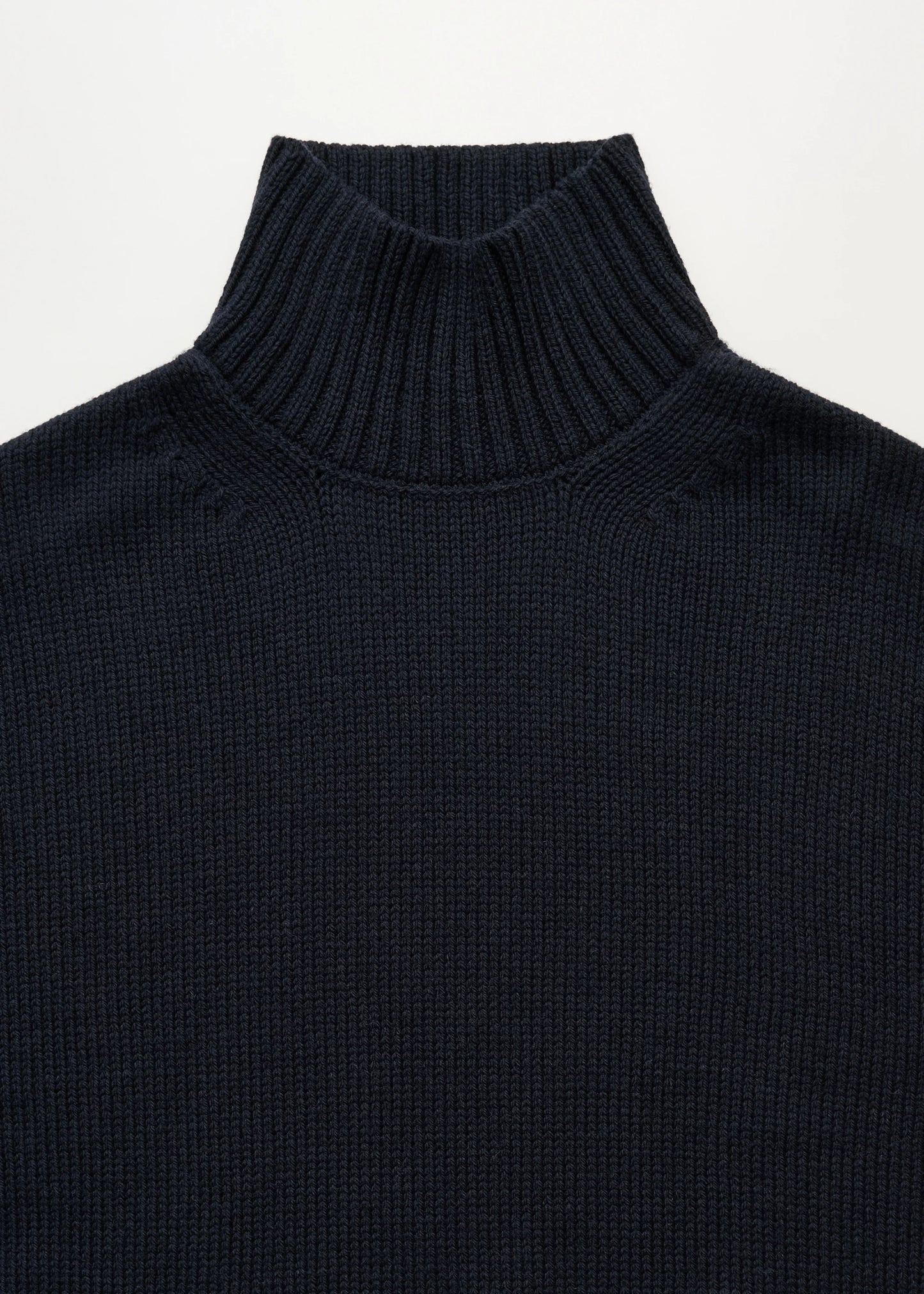 Aiayu "Farah sweater – highland wool" Black Navy