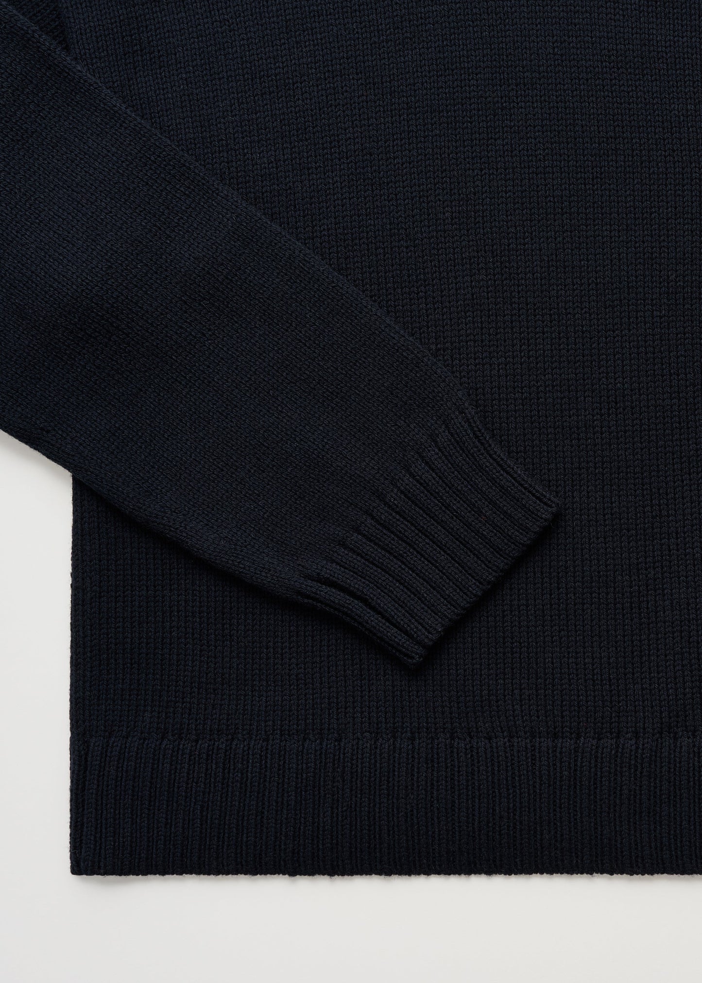 Aiayu "Farah sweater – highland wool" Black Navy