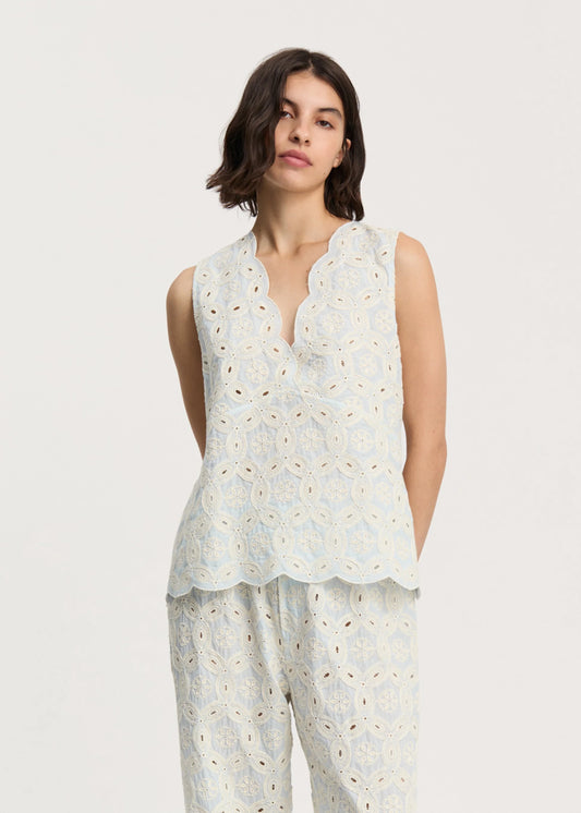 Aiayu "Himani top embroidery" Blue Eyes