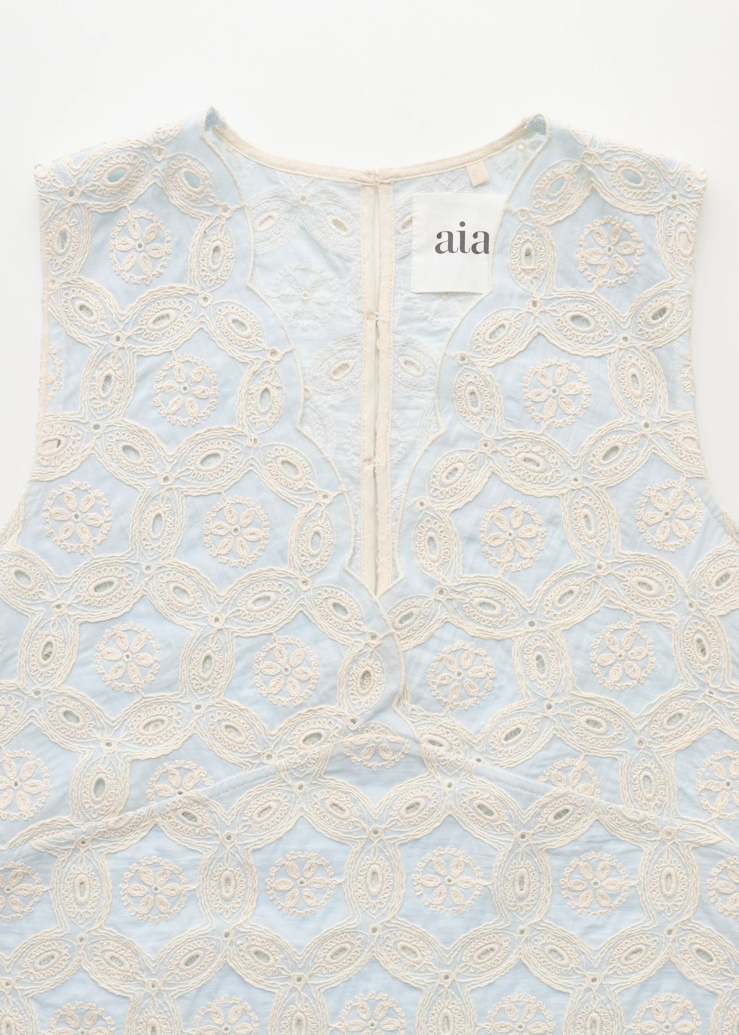 Aiayu "Himani top embroidery" Blue Eyes