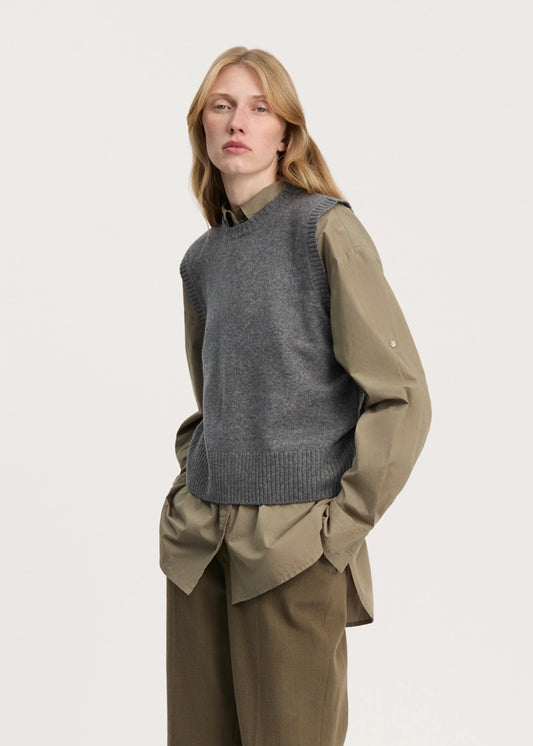 Aiayu "Ingeborg vest – pure cashmere" Stormy