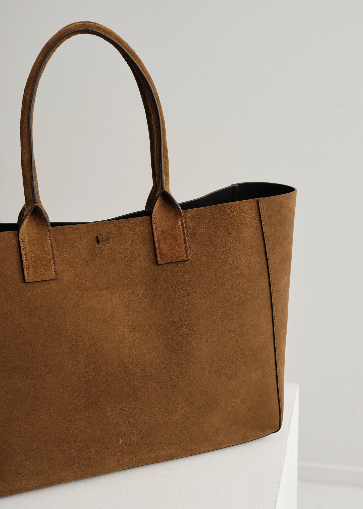 Koné "Large Filippo Bag" Suede Brandy
