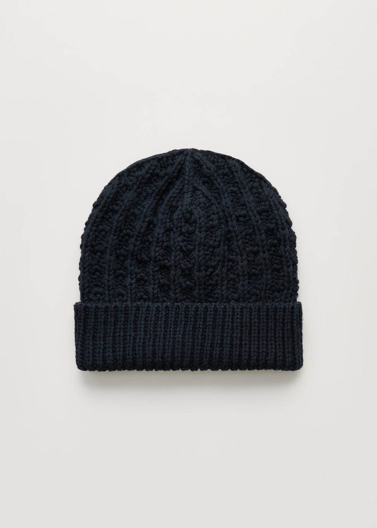 Aiayu "Koda beanie – highland wool" Black navy