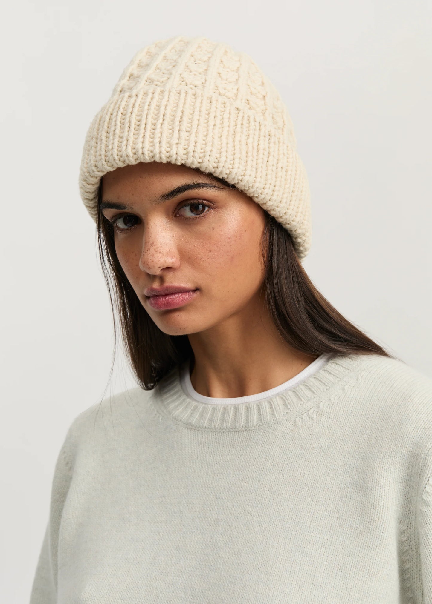 Aiayu "Koda beanie – highland wool" Pure ecru