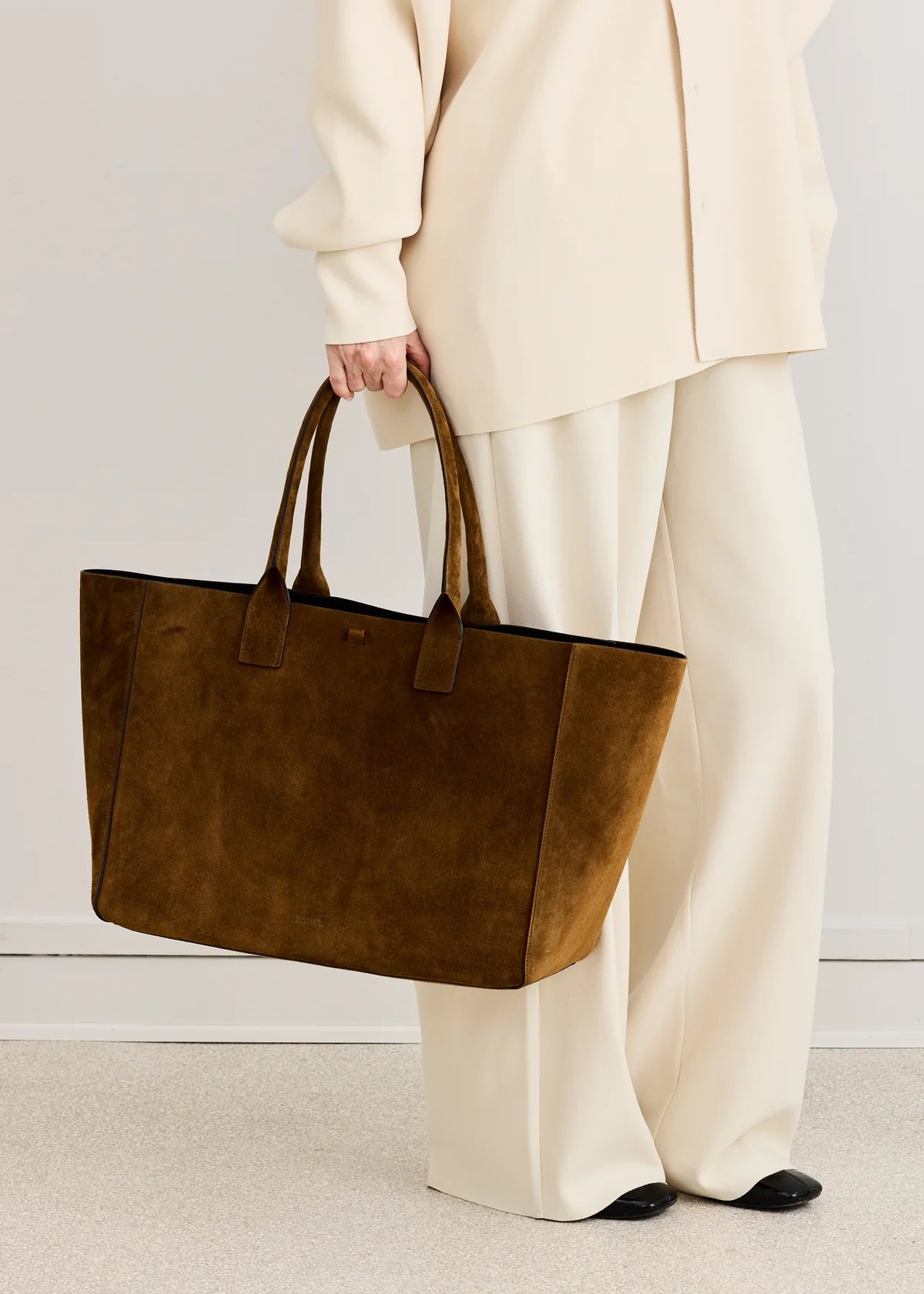 Koné "Large Filippo Bag" Suede Brandy