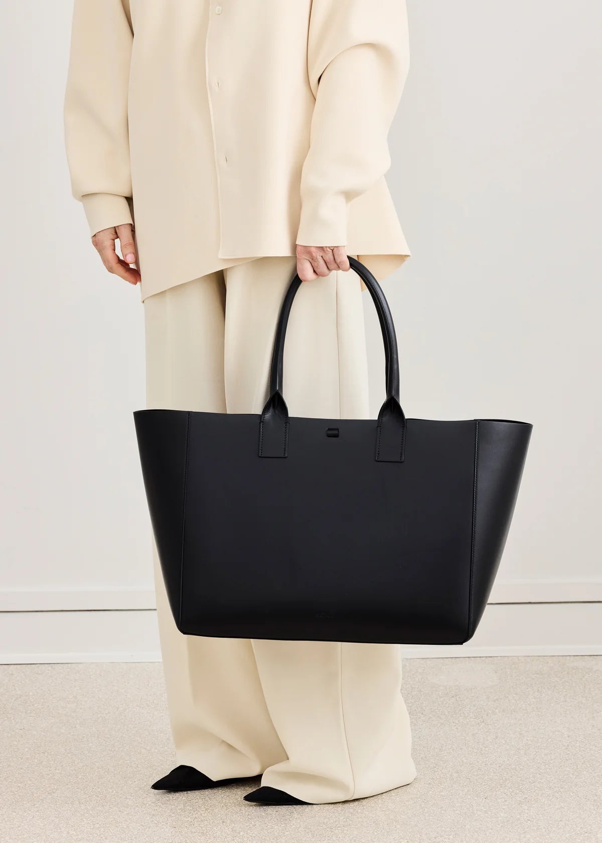 Koné "Large Filippo Bag" Vitello Black