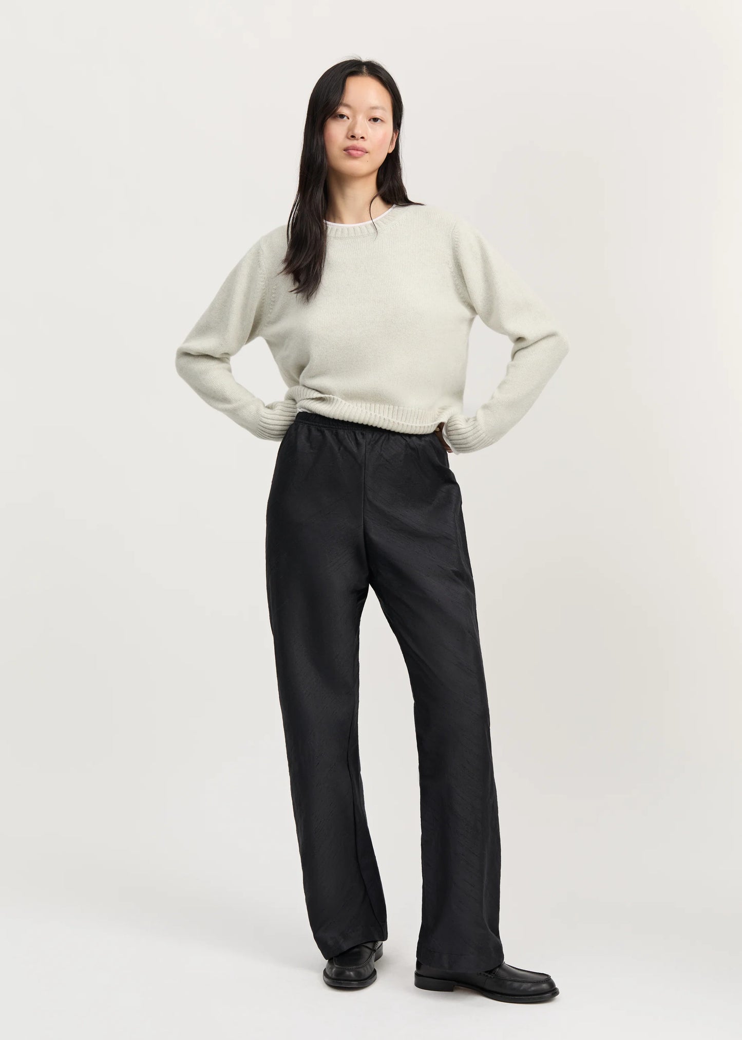 Aiayu "Mara Pant Silk" Black Navy