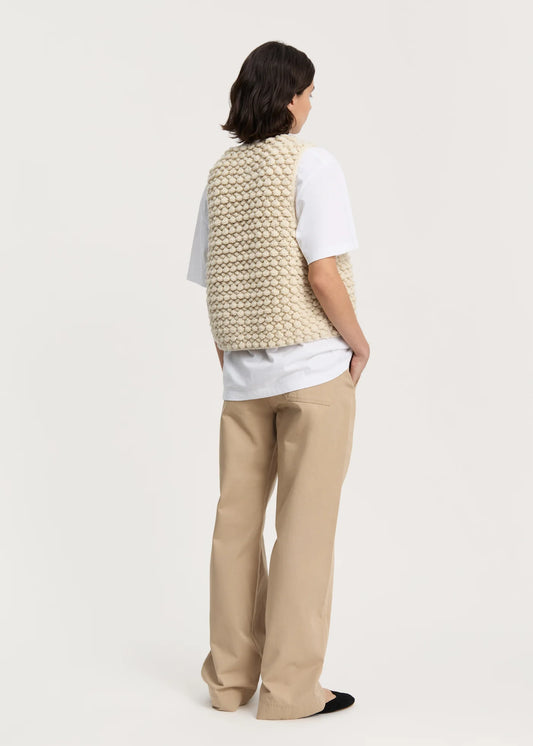 Aiayu "Ravi vest – highland wool" Pure Ecru