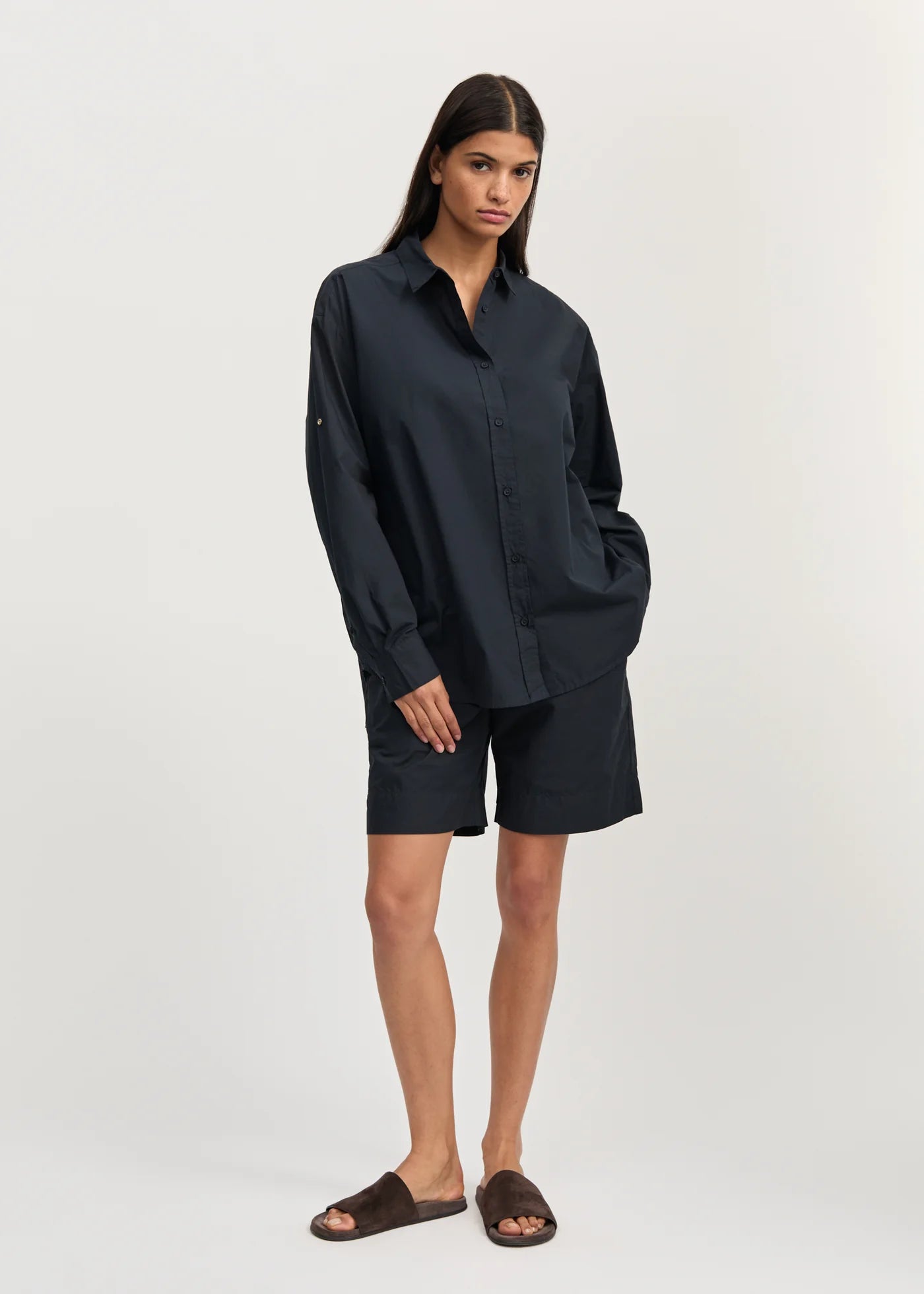 Aiayu "Shorts long" Black Navy