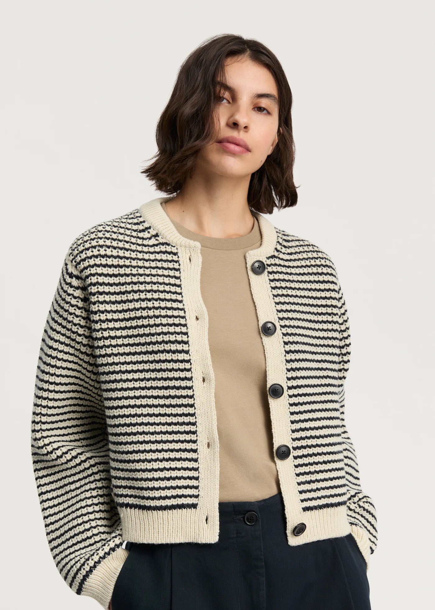 Aiayu "Shiva cardigan – highland wool" Mix Black Navy