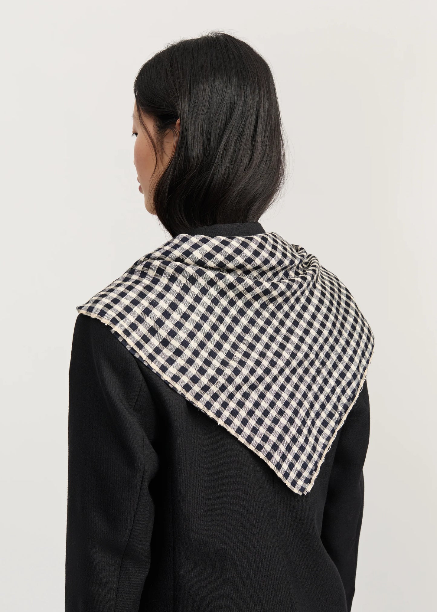 Aiayu "Waya scarf – silk" Mix black