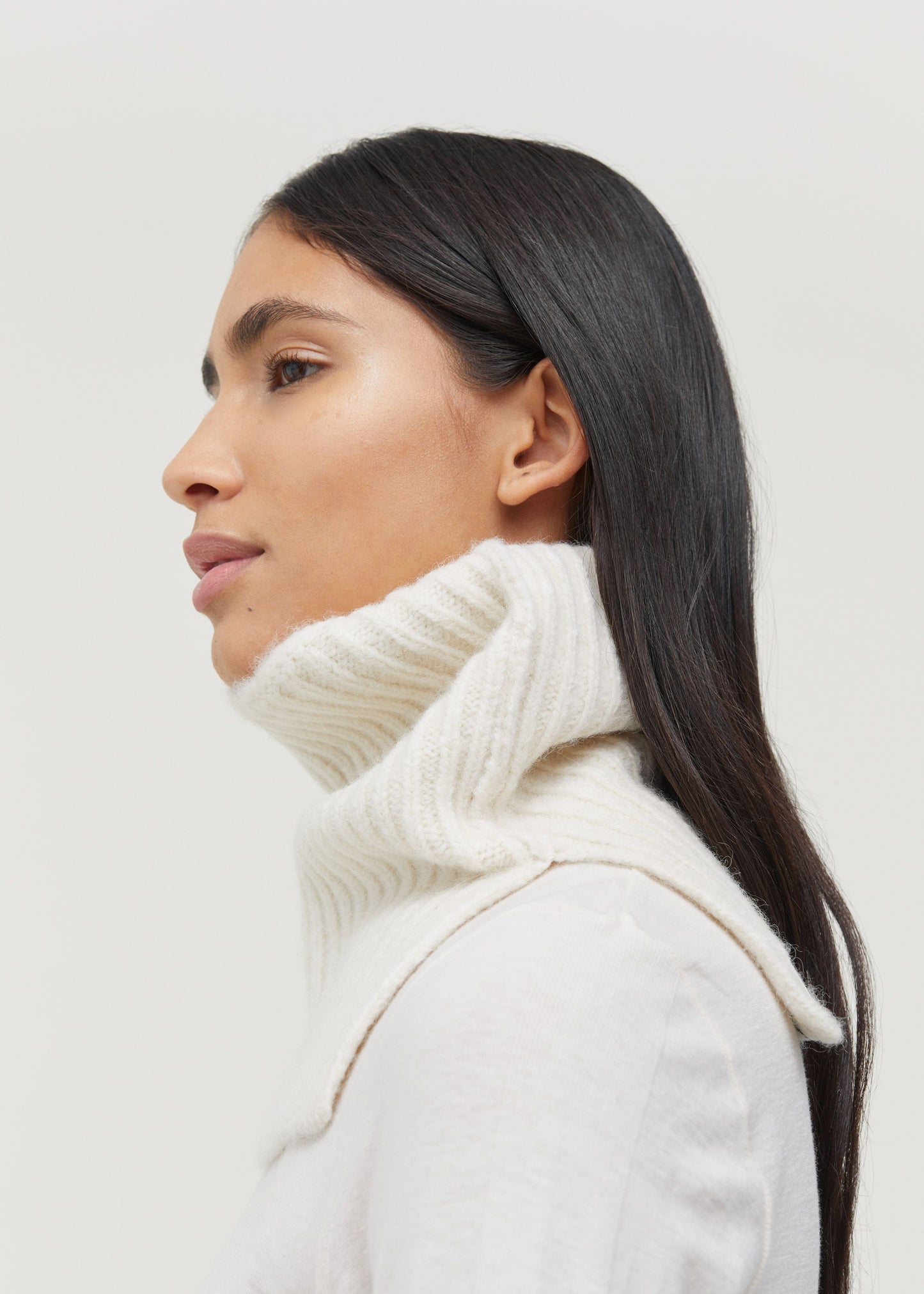 Aiayu "Nellie Neck Warmer" Pure Ecru OS