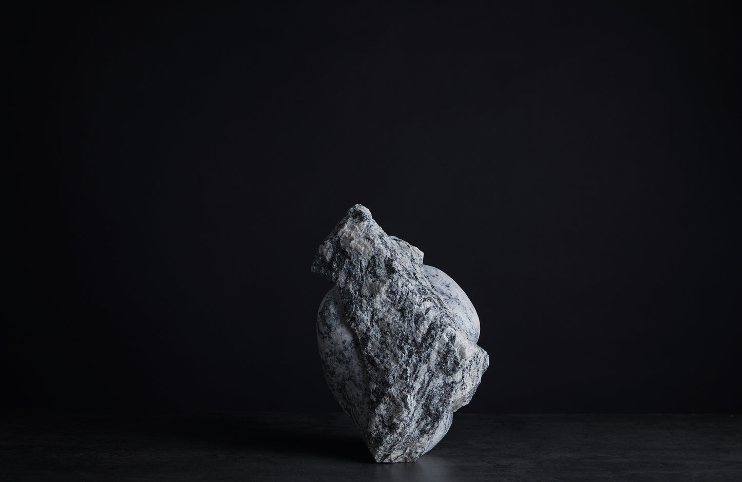 Løvfall skulptur, Out of solid...