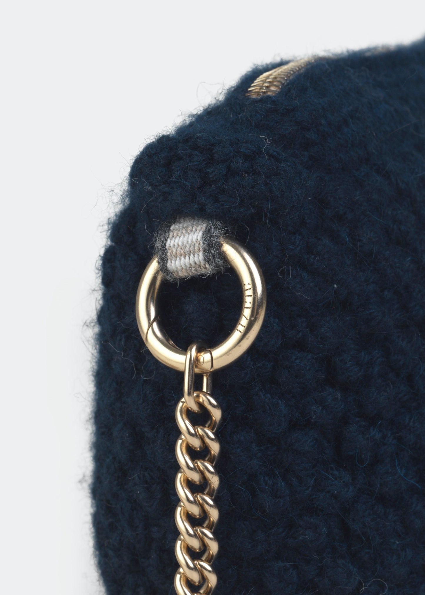 Aiayu "Helen Chain Classic Clutch" Navy/light gold