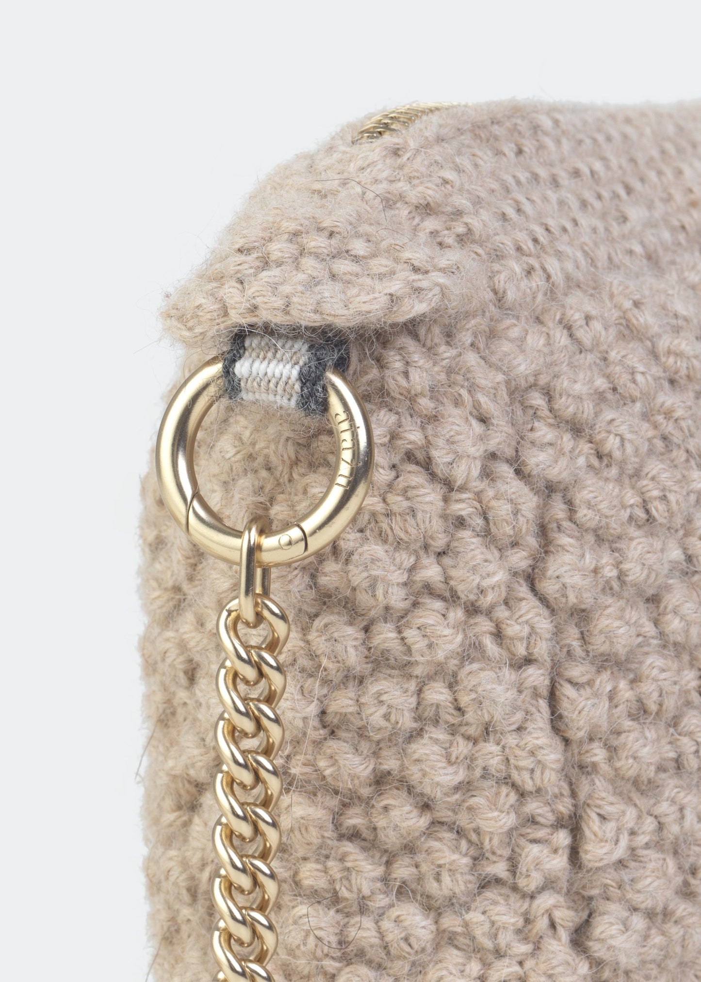 Aiayu "Helen Chain Classic Clutch" Wheat/light gold
