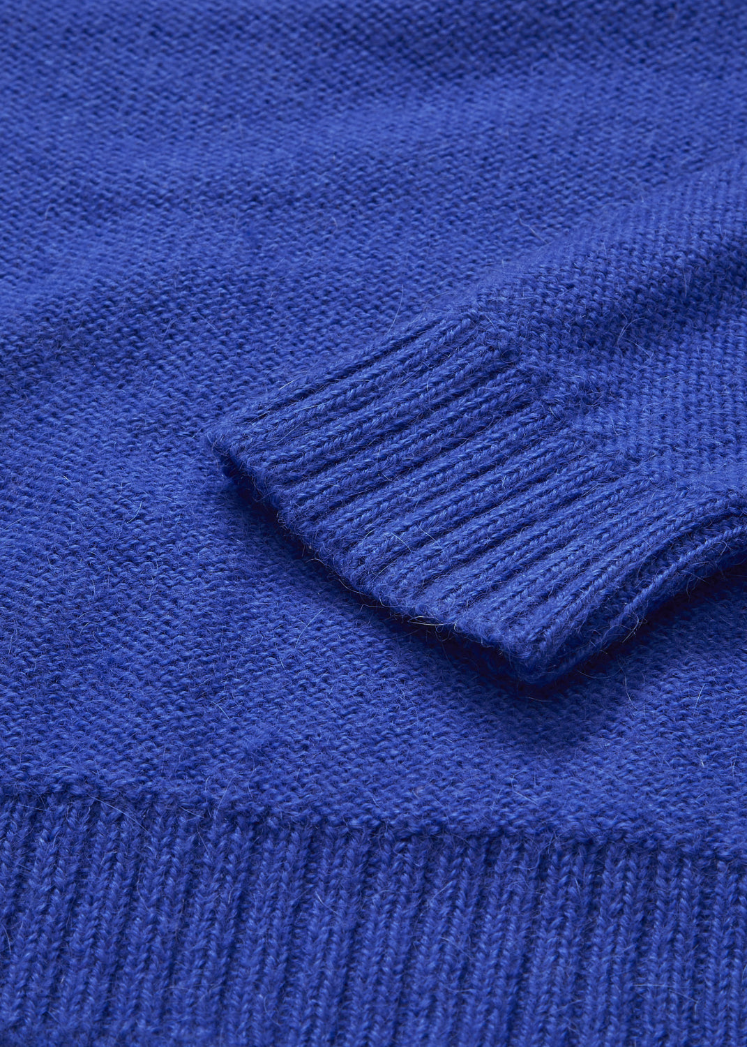 Aiayu "Juna sweater" Electric Blue
