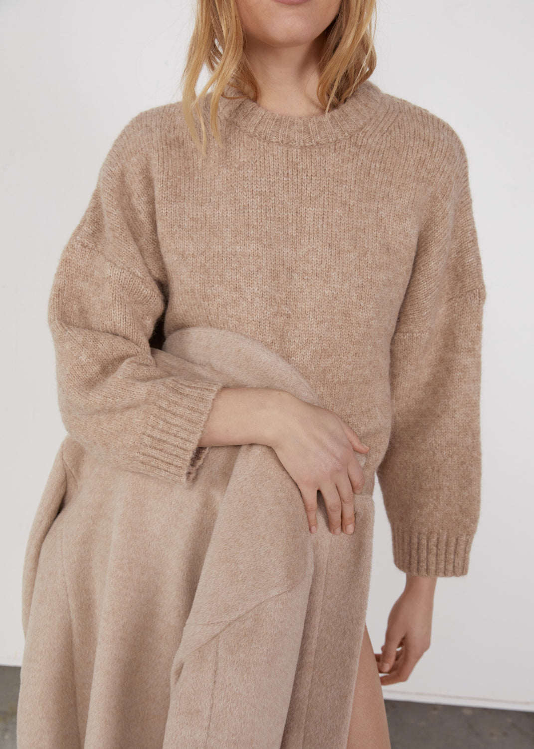 Aiayu "Mother Sweater" Pure Camel